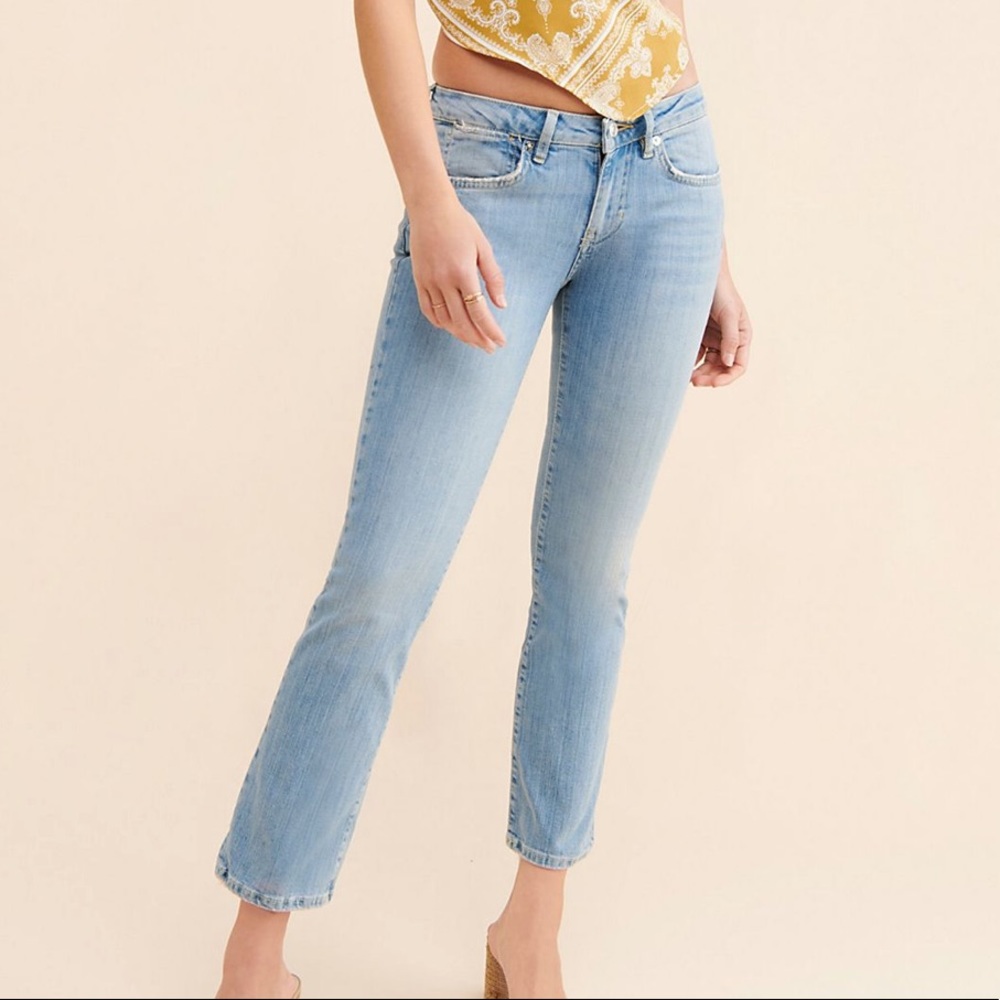 Free People Liv Crop Flare Jeans Light Wash Denim - Picture 6 of 6